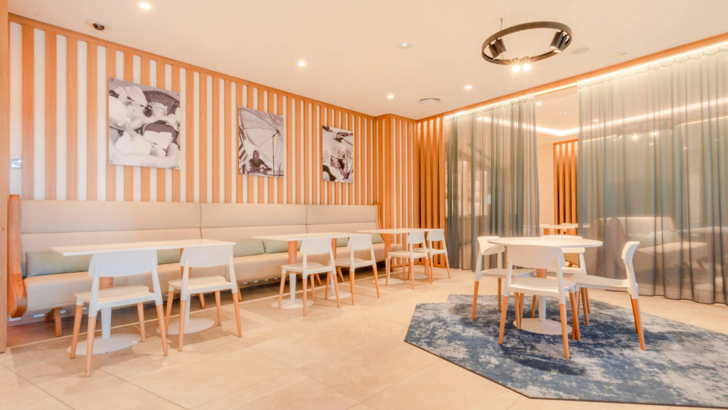 Holiday Inn Nice - Port St Laurent by IHG