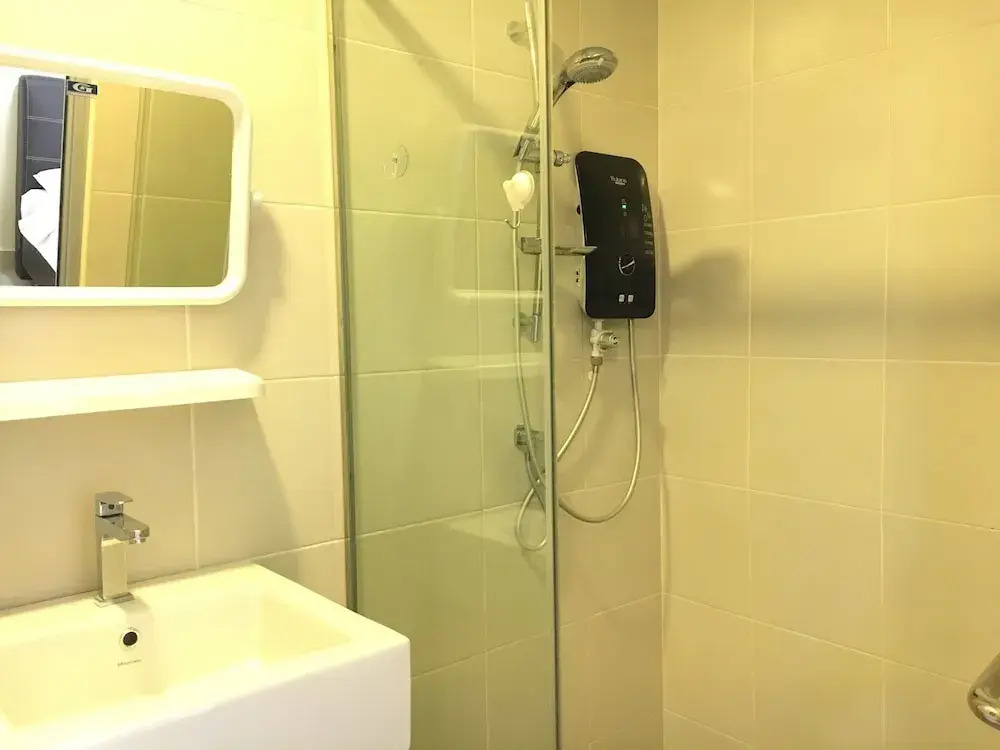 Suria Jelutong Cozy Studio by BeeStay
