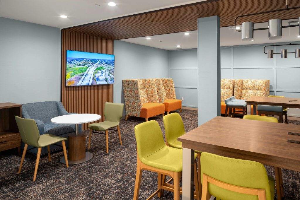 Hampton Inn & Suites by Hilton San Diego SeaWorld Near Old Town