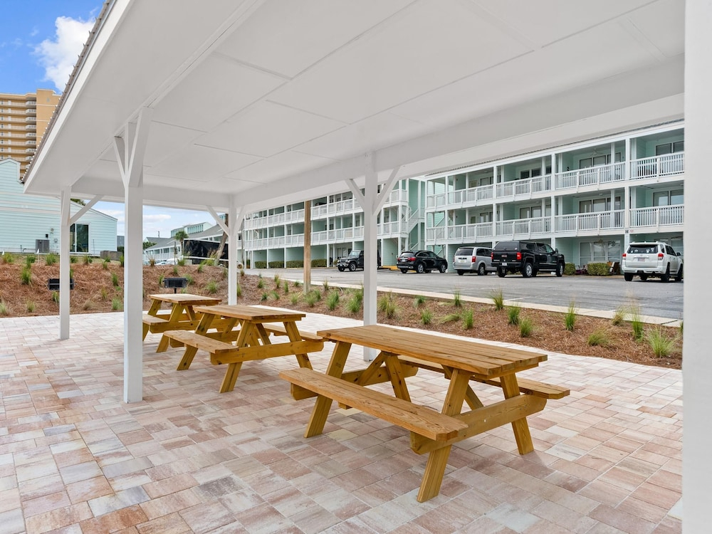Southwind I Condo #K8 - Front Beach Flair