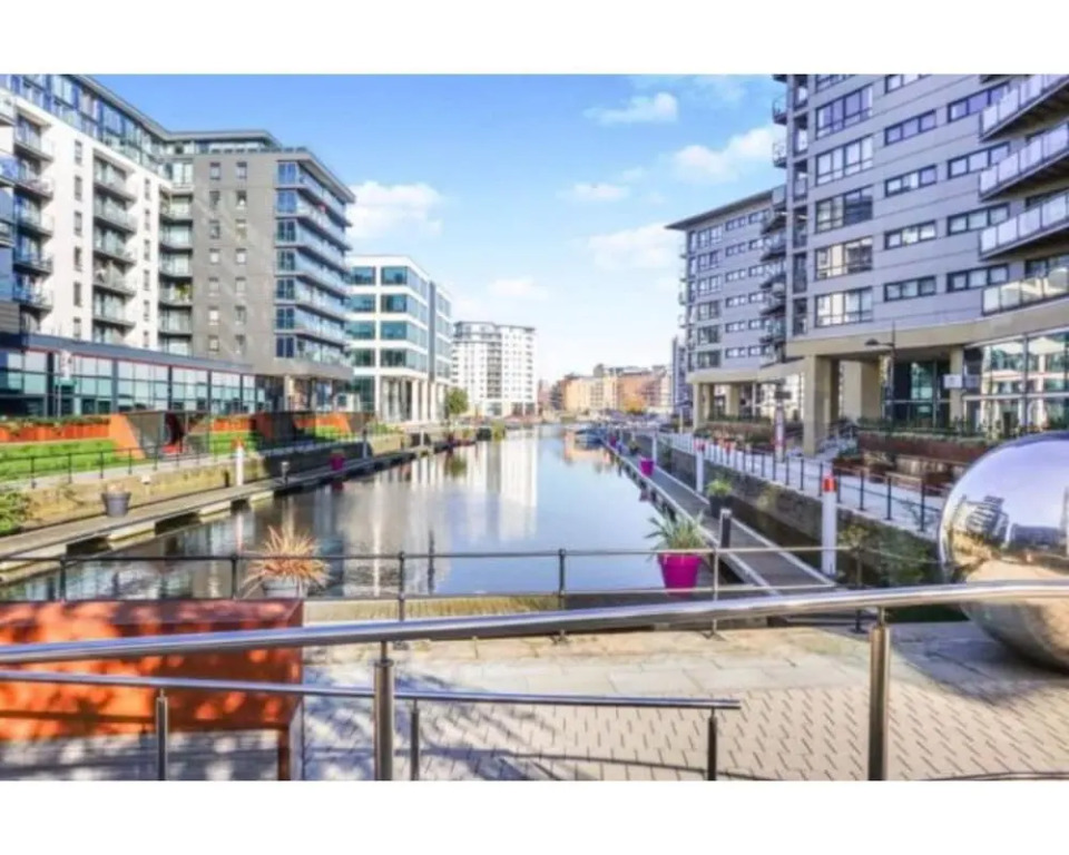 Modern Leeds City Apartment