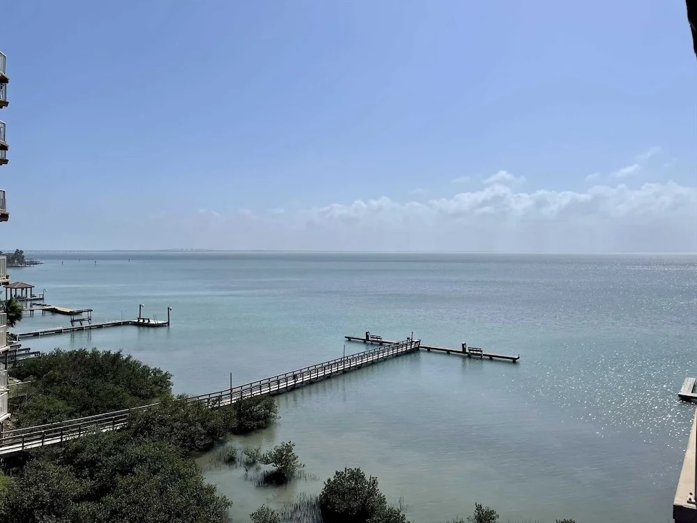 Laguna Bay 302n 3 Bedroom Condo by RedAwning