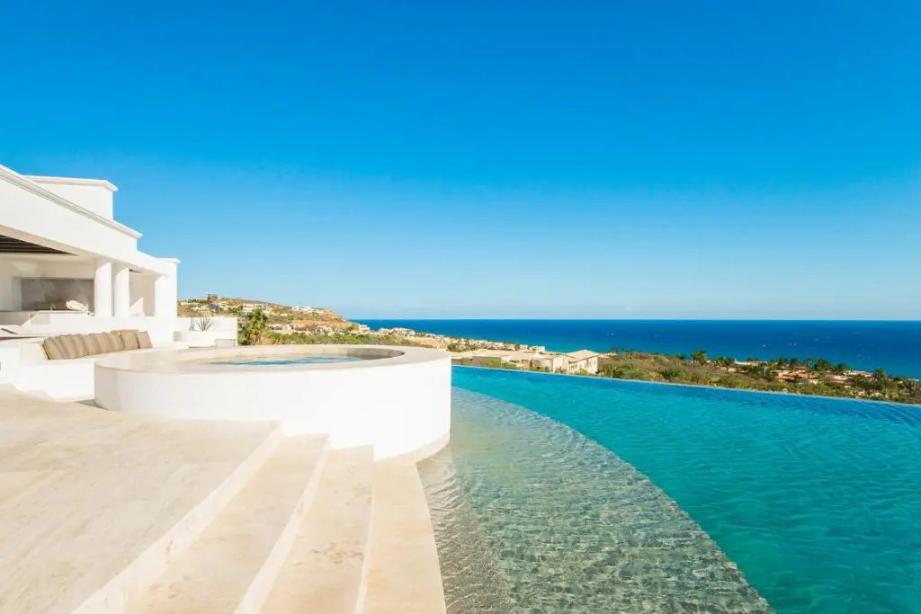 Casa Yvonne Modern Amenities Near Exclusive Golf Course Sleeps 16
