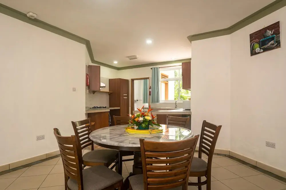 340 Degrees Mountain View Apartments