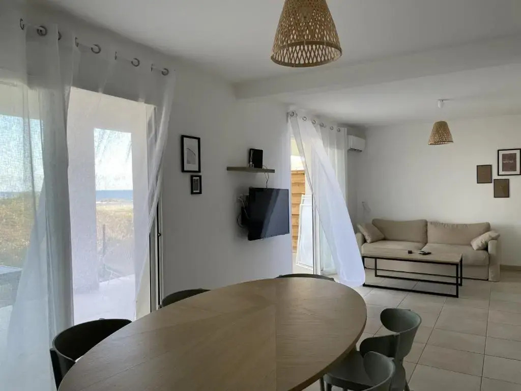 Résidence Marina di Bravone - appartement 10 personnes Vue Mer RDC N70-71