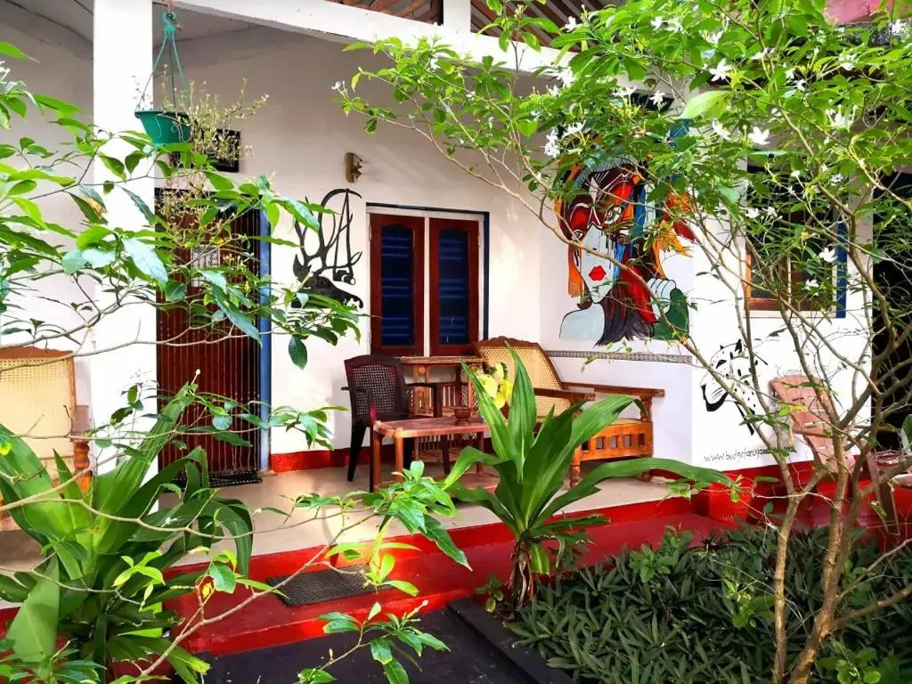 Star Rest Surf Camp Arugambay