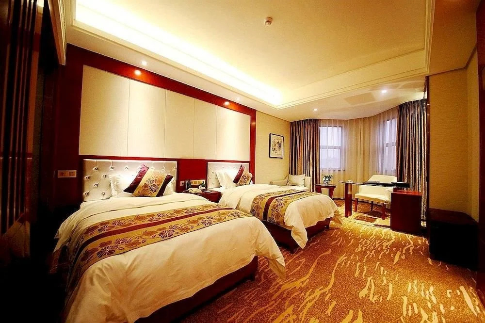 Hollyear XK Hotel