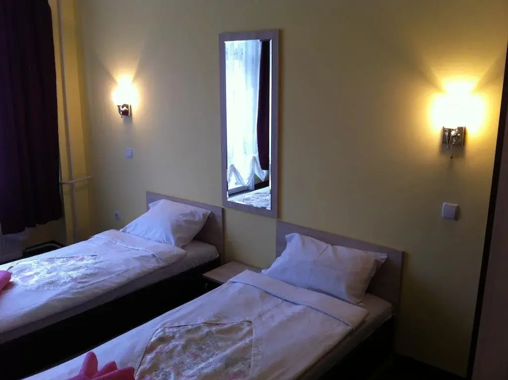 Hotel Tiron