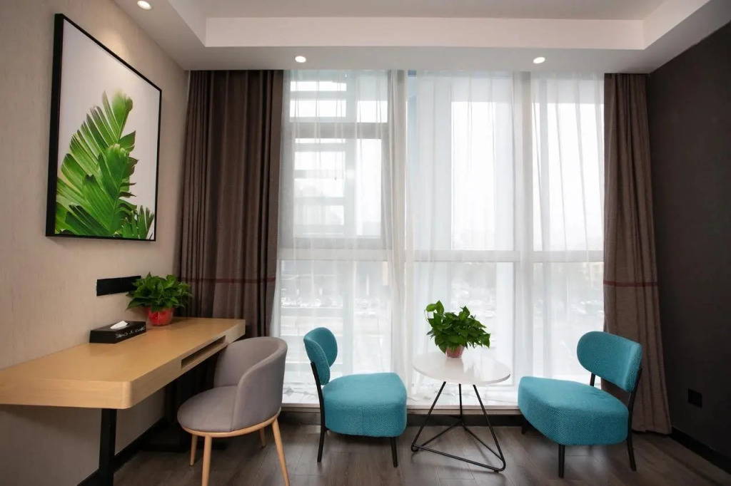 UP and IN Hotel Zhengzhou Erqi District Hanghai West Road Qiliyan Metro Station