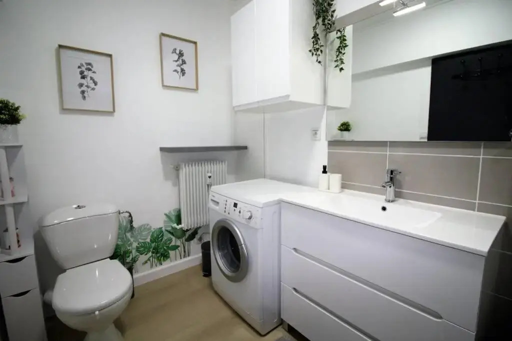 Appartement tout confort, meublé et équipé.