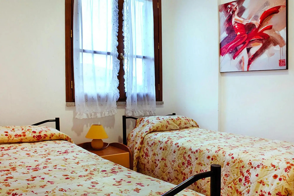 Apartment in Vinci With Pool & Wellness