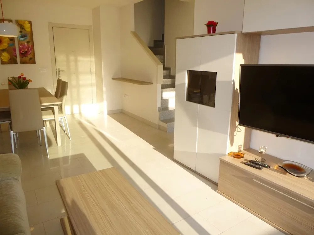 Modern Apartment in Roses Near Beach