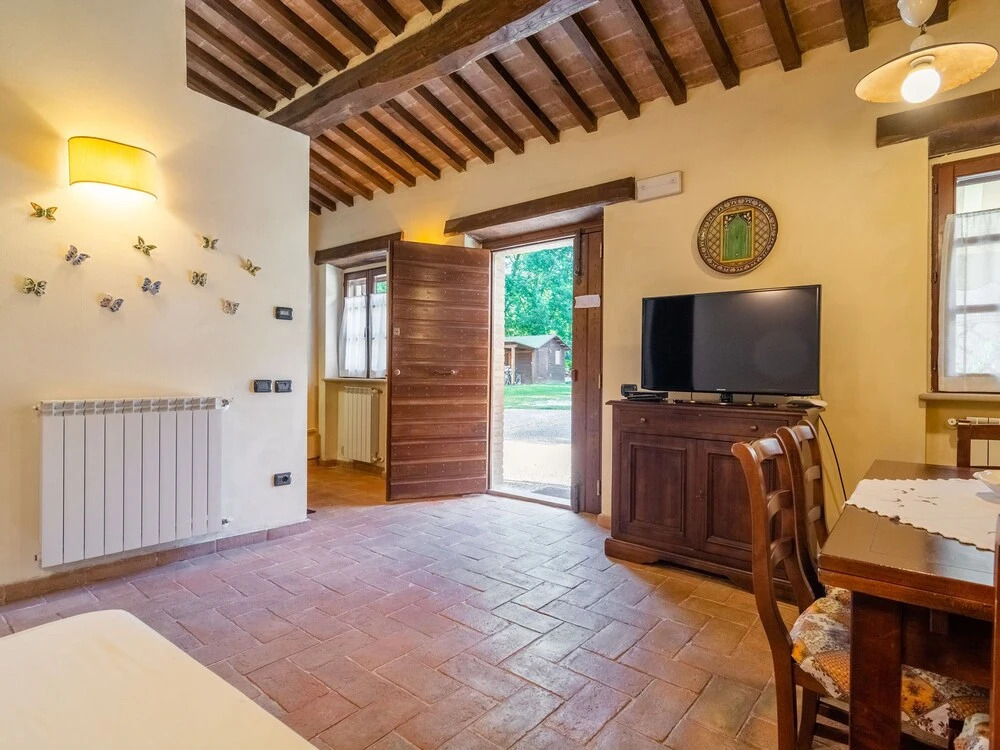 Estate With 5 Apartments, Swimming Pool, Large Garden