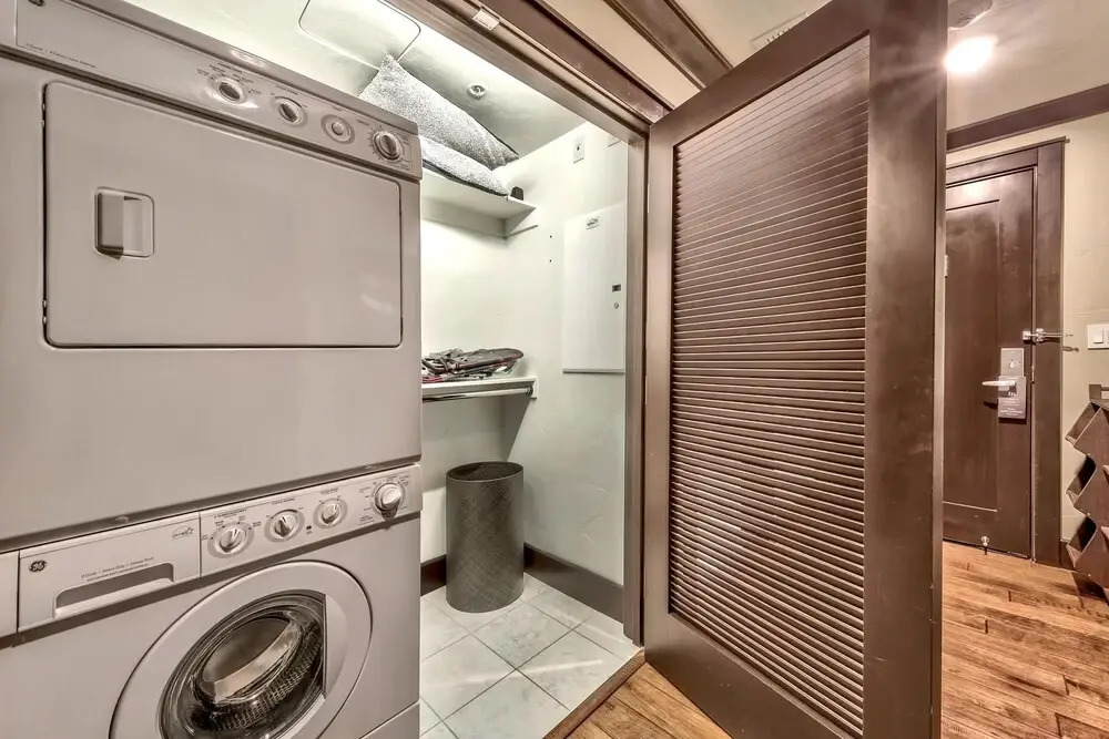 Huge 3 Bedroom  At Northstar | Sleeps 10 Condo by RedAwning