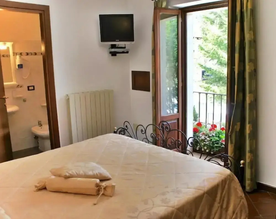 Hotel Bucaneve