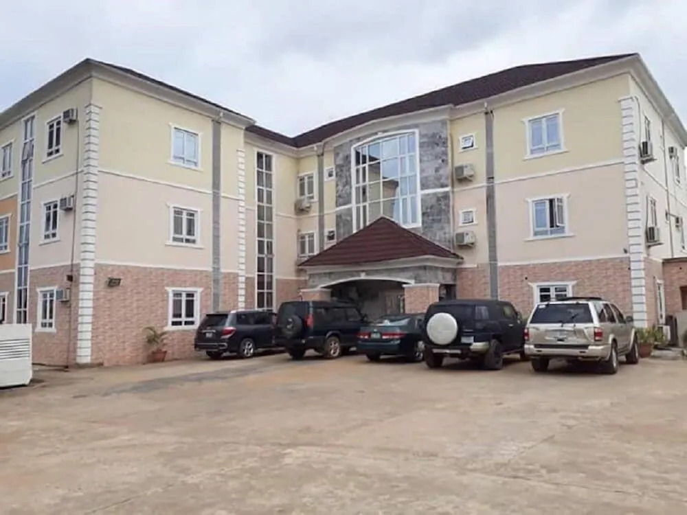 SkyRose Hotel