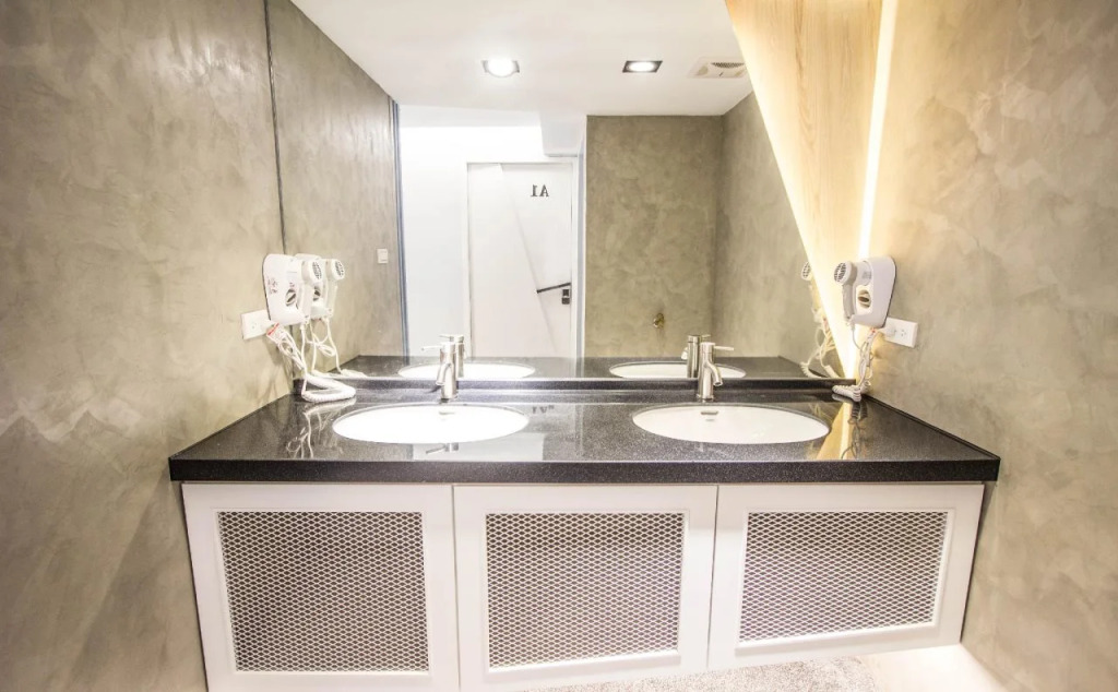 Dongqu Light Inn