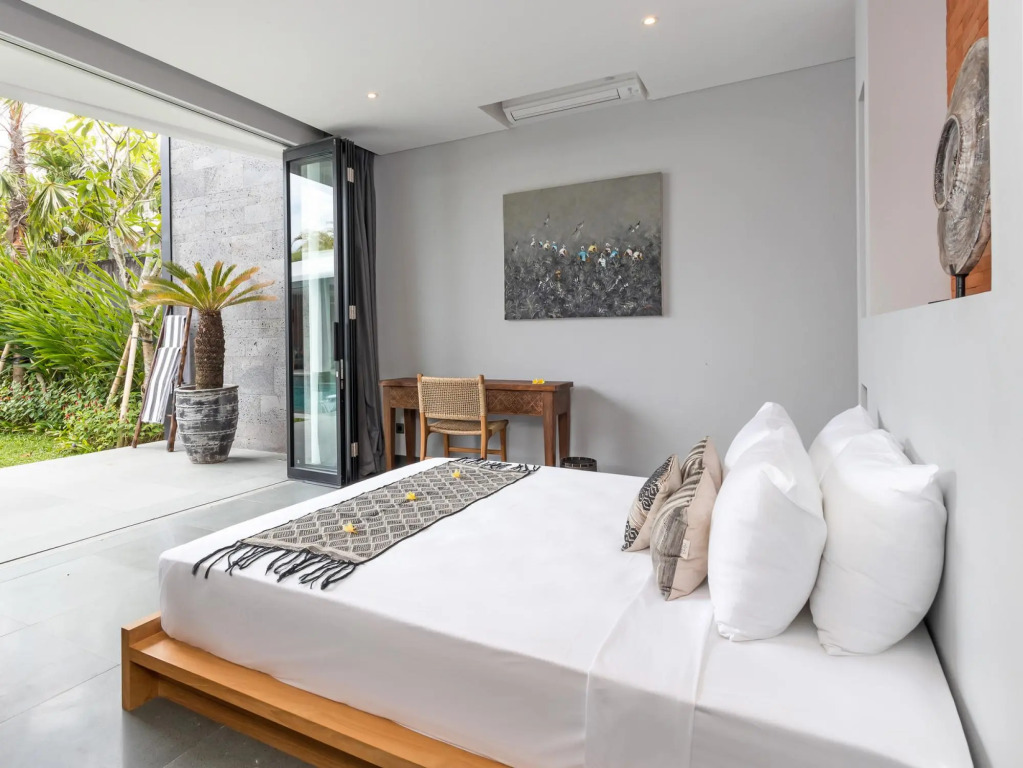 Villa Castil di Udara by Villa Finder