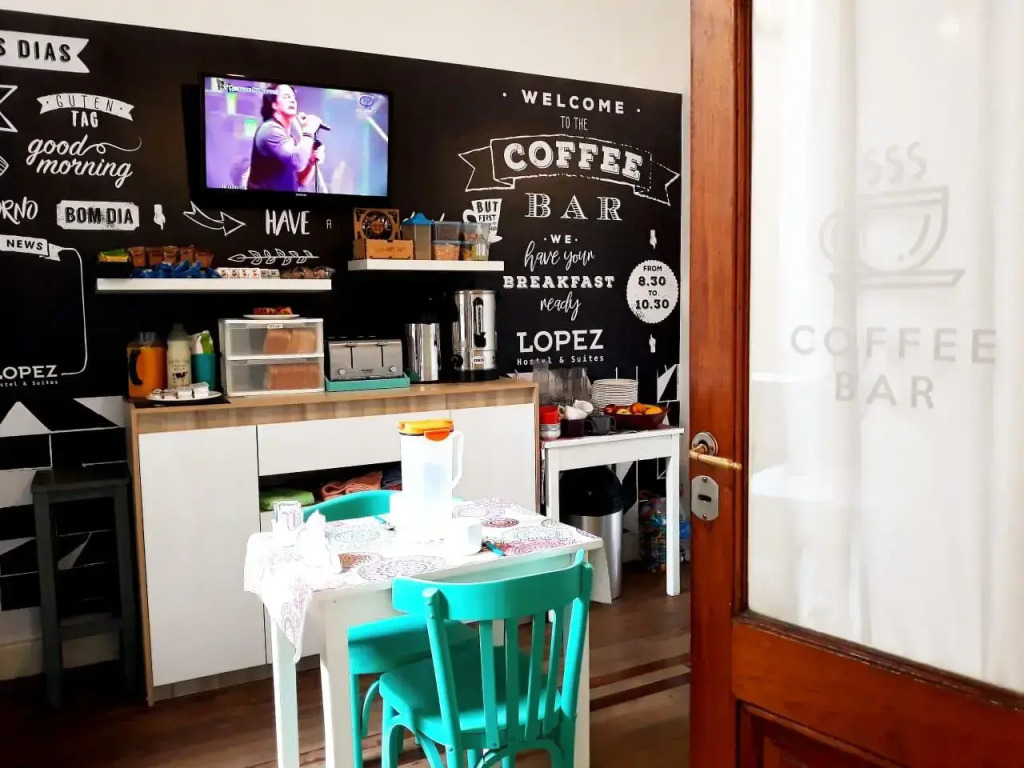 LOPEZ Hostel & Suites