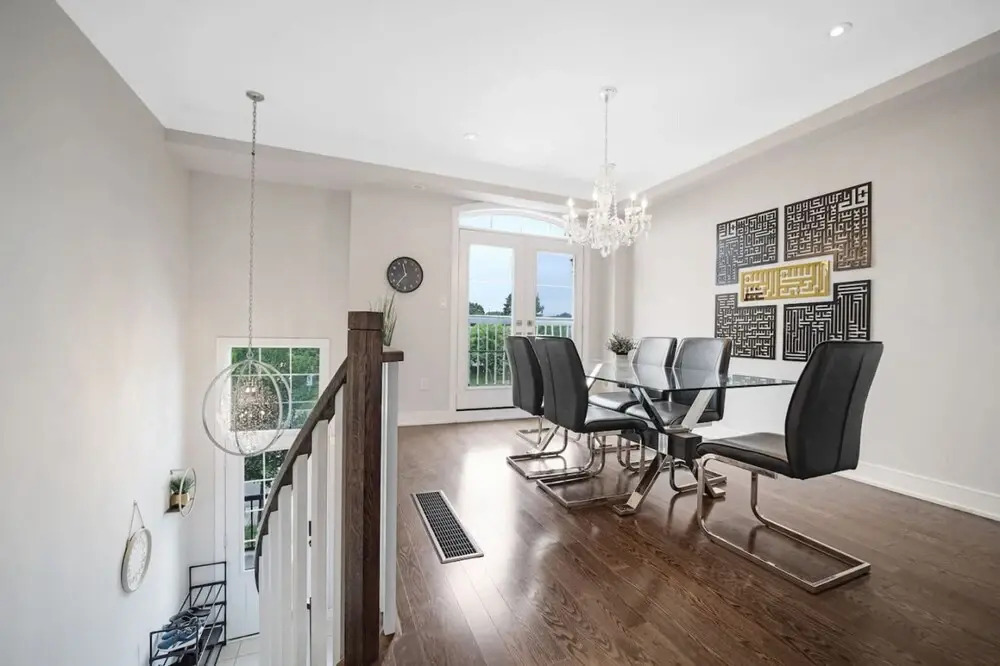 Family-friendly 3BR Mississauga Home w Parking