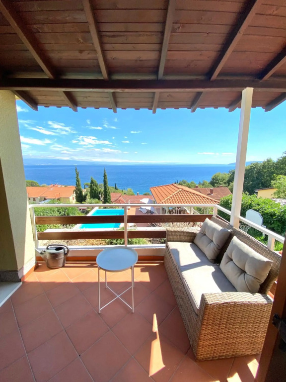 VILLA LOVRAN - heated pool - 5 min walk to the beach - incredible sea view