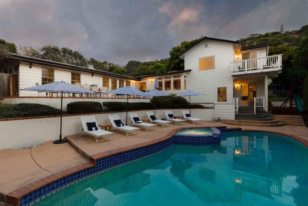 Romero by Avantstay Stunning Villa Close to Beach w/ Pool & Spa