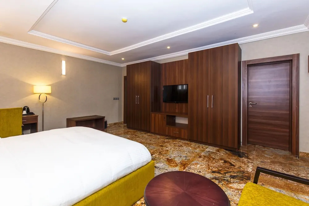 Joygate Hotels & Suites