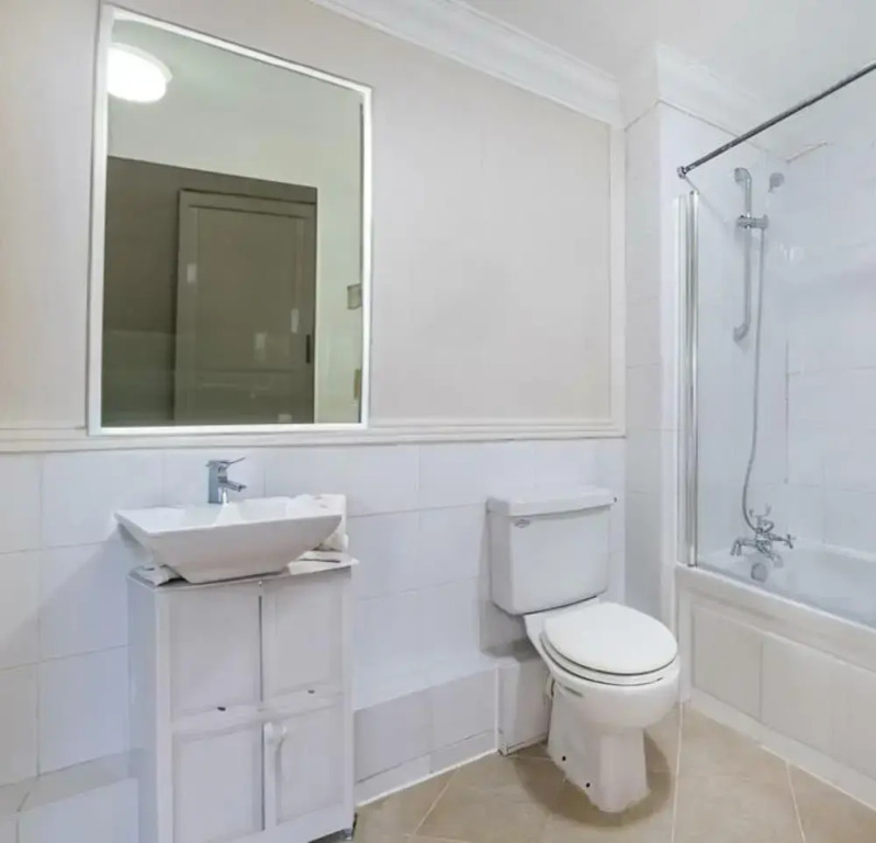 Impeccable 2-bed Apartment in London