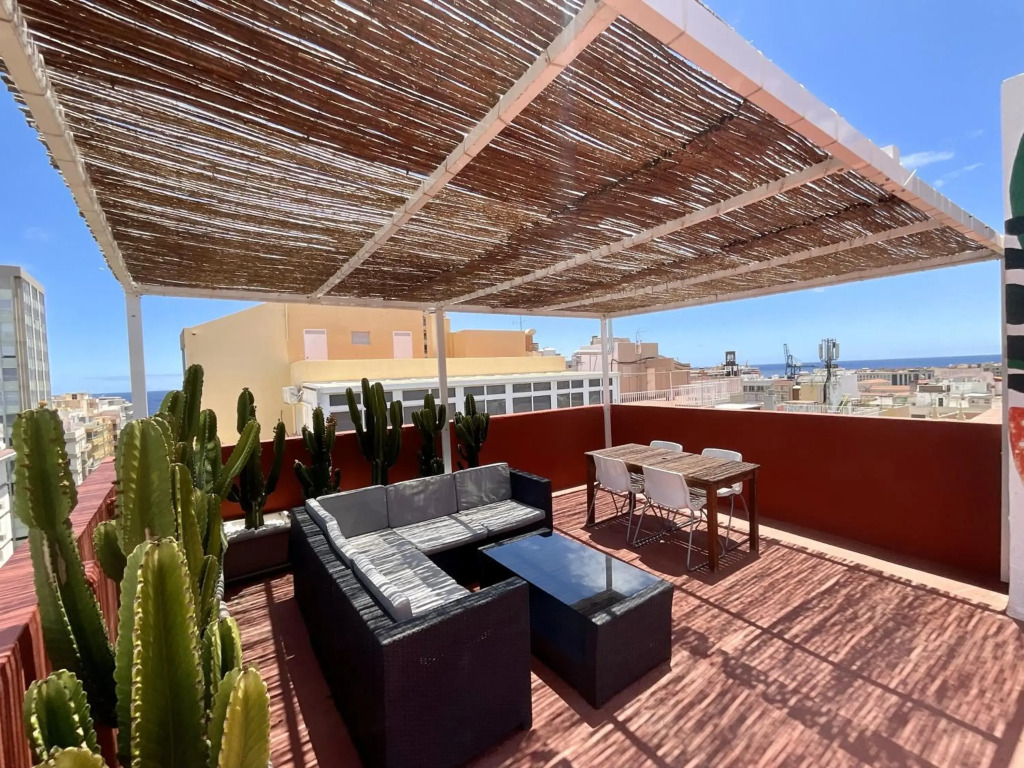 Santa Cruz Luxury Low-Cost Apartment with Terrace & Views