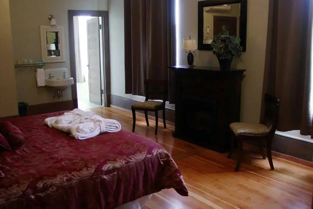 The Peak at Centralia Square - Self Check-In Hotel