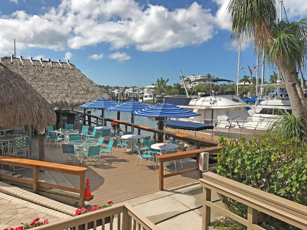 Cove Inn on Naples Bay