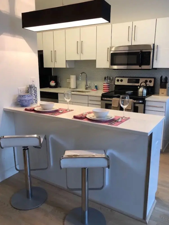 Cook City Suites - 1616 Walnut Street