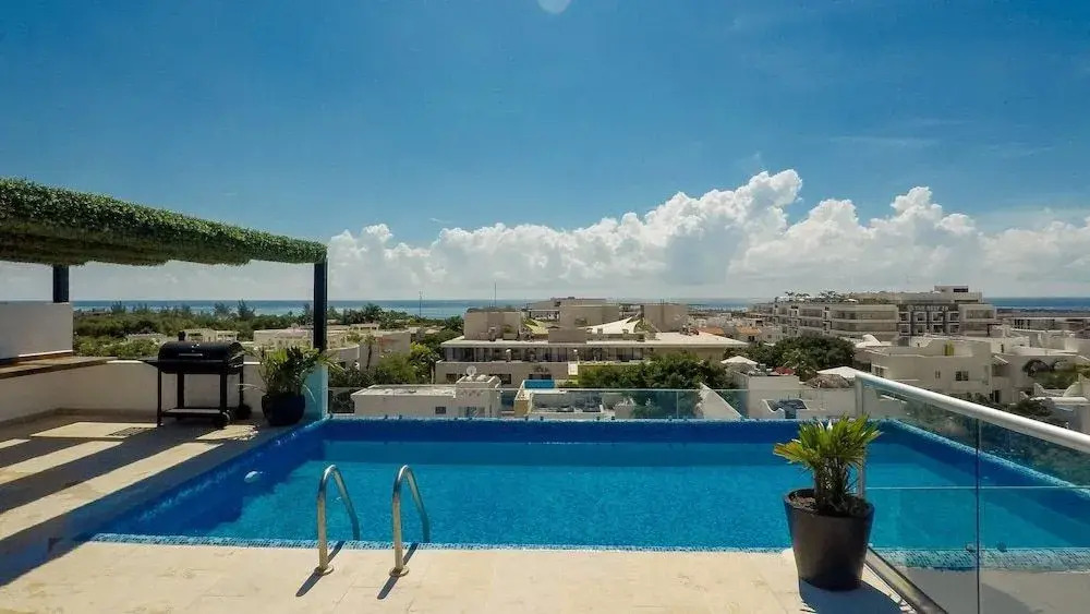 Lovely 1 Br Apartment, 3 Blocks To Mamita's, Roof Pool Views, Bbq