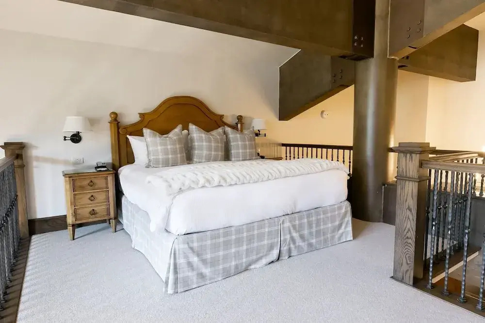 Sultan Studio Loft Hotel Room by RedAwning