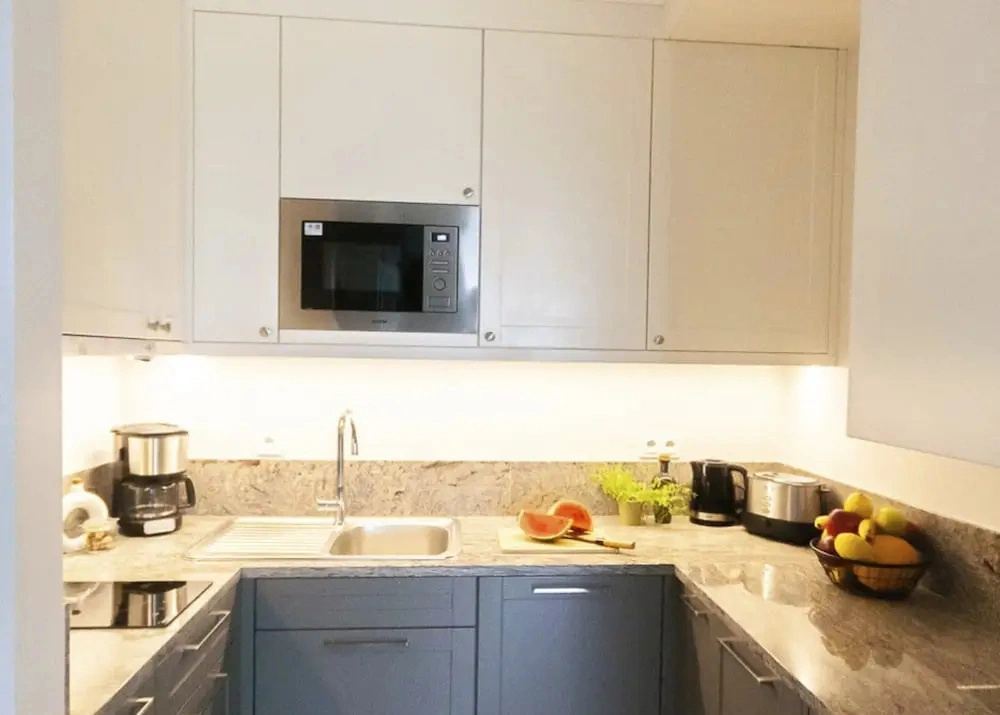 Large, Comfortable Apartment for 2 People