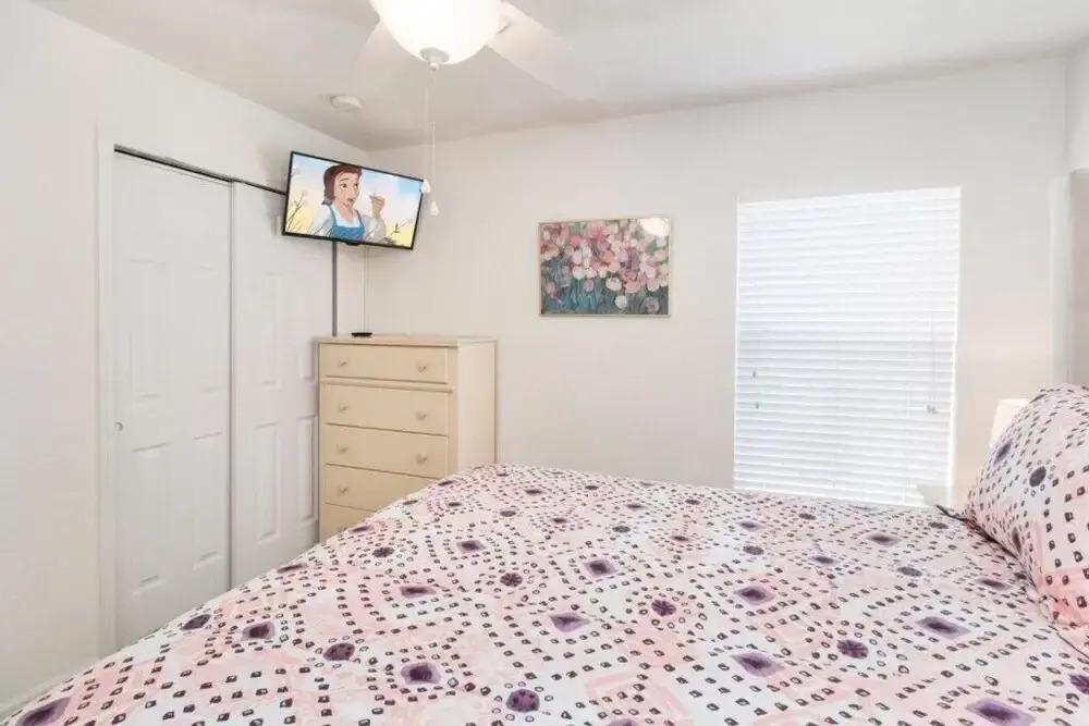 SVV 033 - Lakeside Escape 5 Bed Pool Home