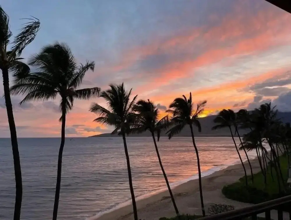 Kihei Beach #504 1 Bedroom Condo by RedAwning