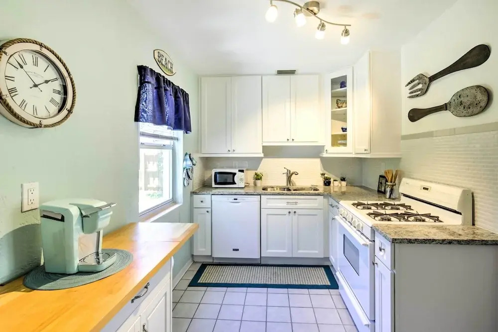 New Smyrna Beach Abode w/ Fire Pit, Walk to Beach!