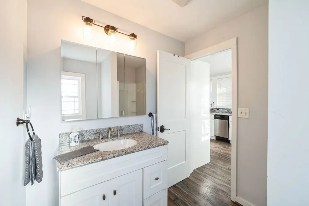 Cozy 3-br Retreat, Four Blocks To Beach & Boardwalk 3 Bedroom Home