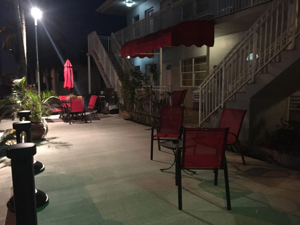 Silver Spray Motel