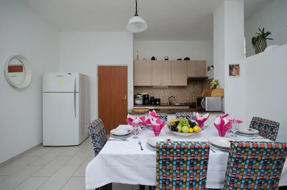 VILLA BARETIC