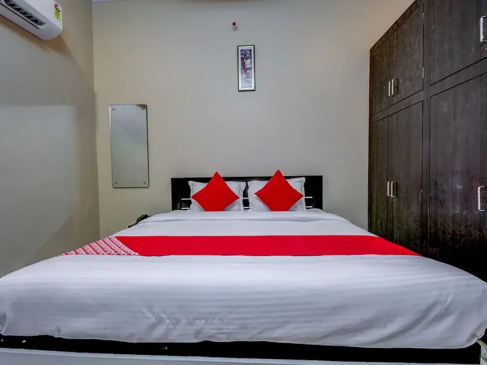 OYO 15892 Friends Residency