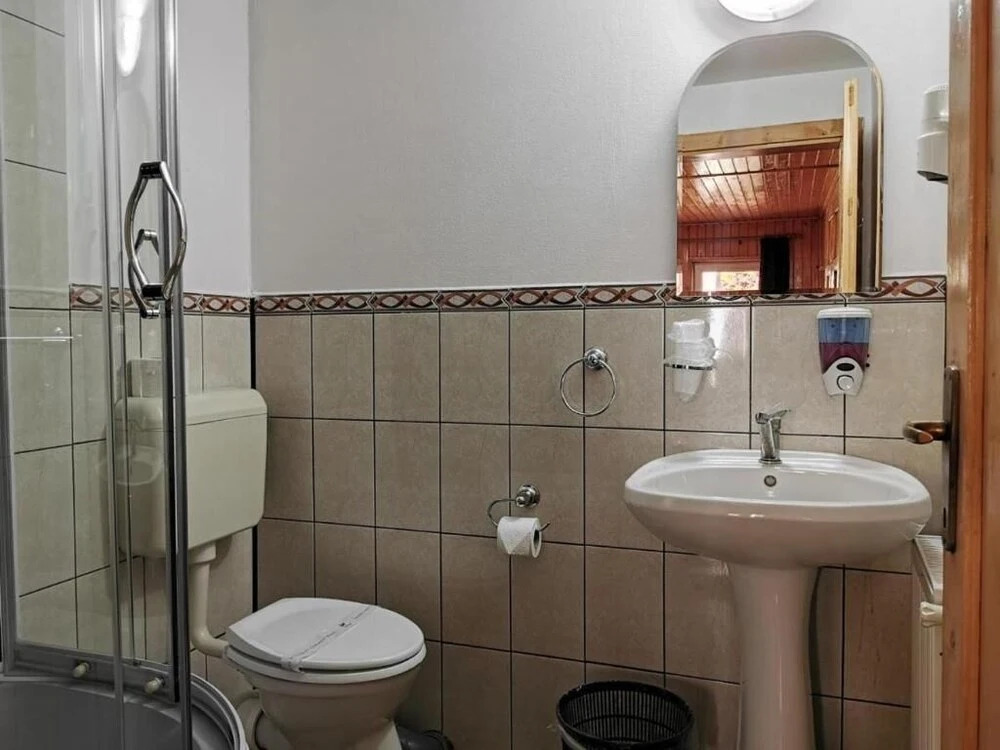 PENSIUNEA VALEA CETATII