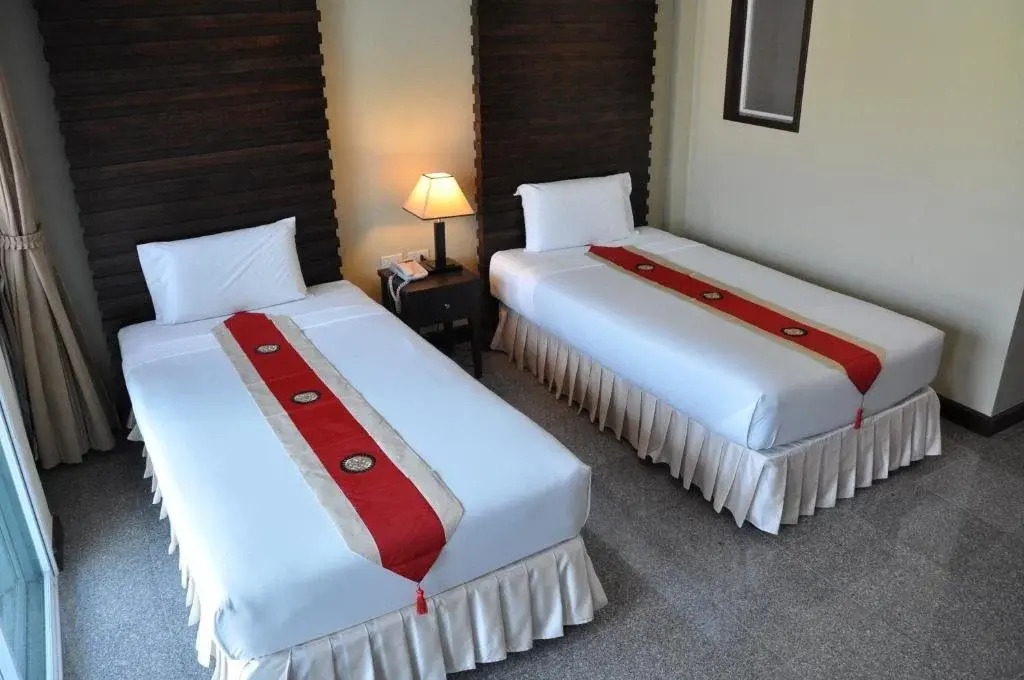 Karon Bay Inn