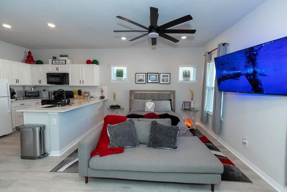 Pet Friendly Modern Zen Studio Retreat W/ Hot Tub! Home by RedAwning