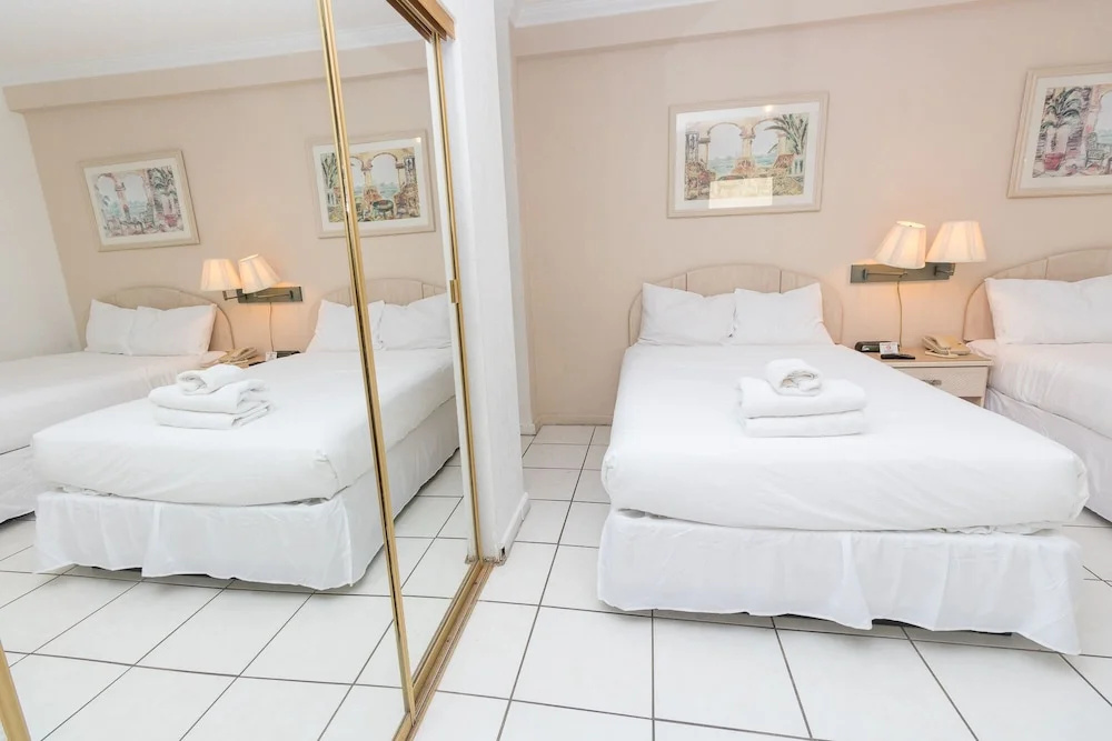 217 Hollywood Beach Resort