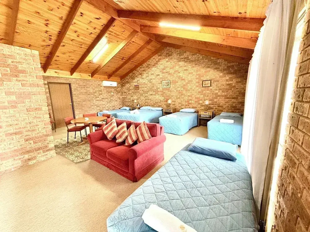 Redgum Motel