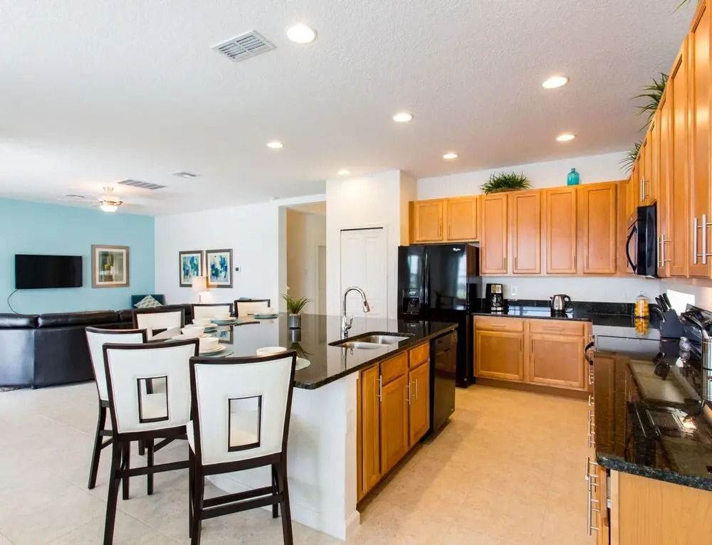 Home Theater, Games Room, Pool, Spa & Lake View!!