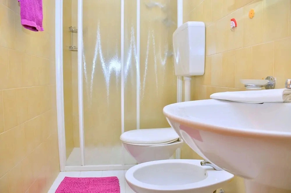 Enjoy our Colorful Flat With sea View - Beahost