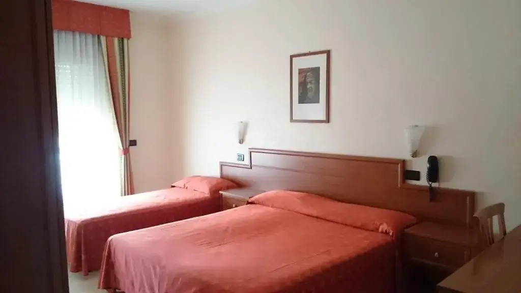 Hotel Holiday House